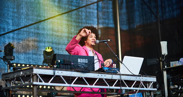 SaNTINO performing @ Chapel Allerton Arts Festival, Leeds, West Yorkshire © John Jowett